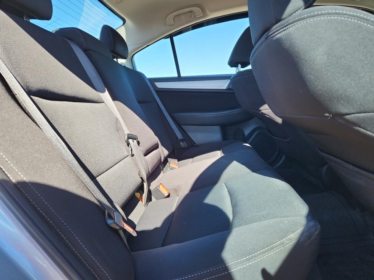 Subaru Legacy 2.5i Image 11