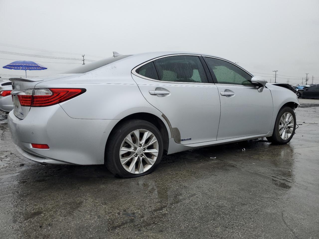 Lexus Es 300h Image 3