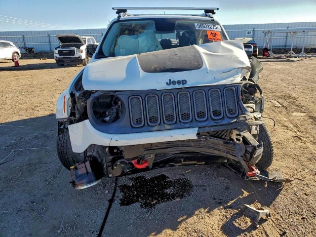 Jeep Renegade Trailhawk Image 5