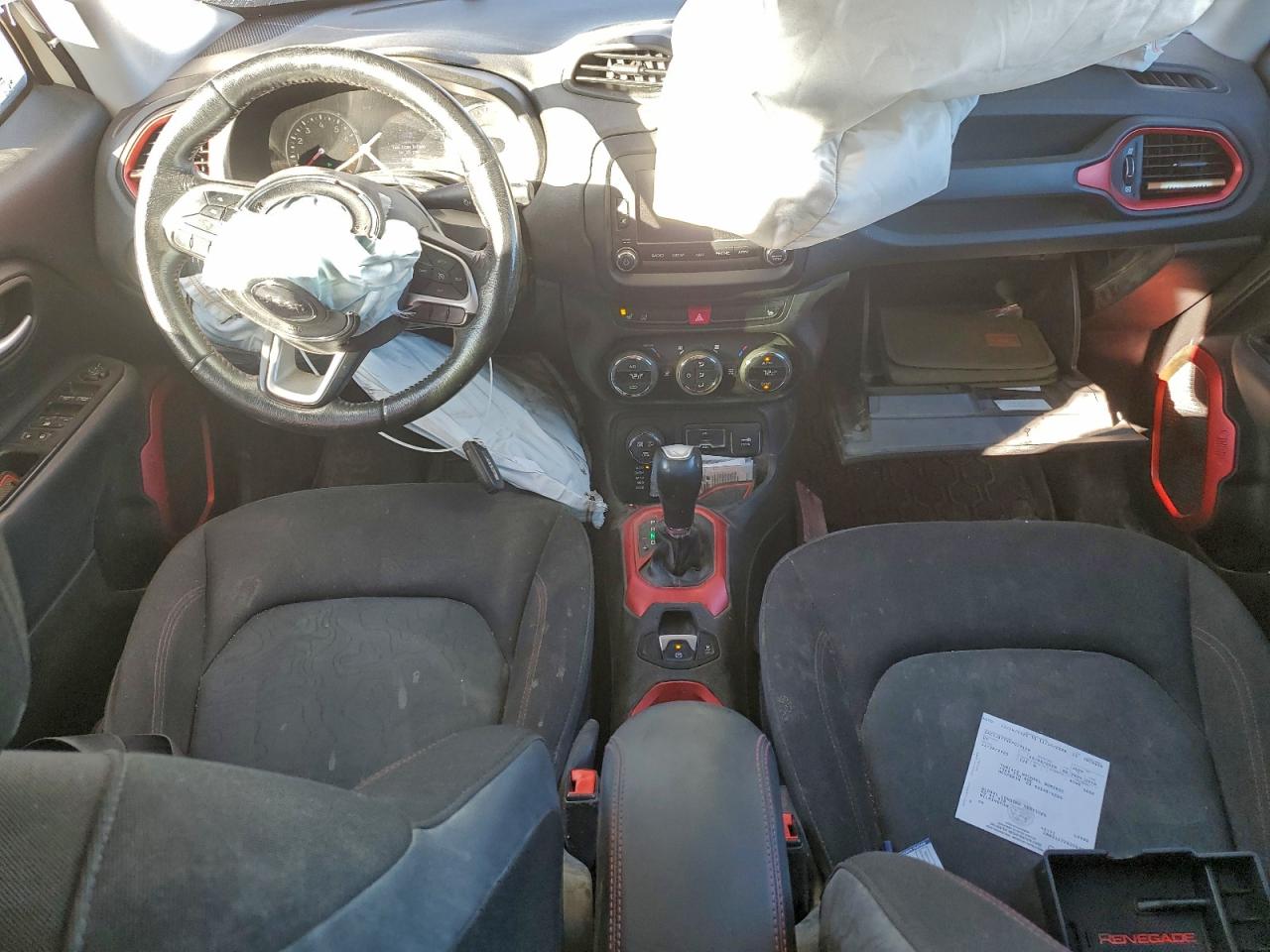 Jeep Renegade Trailhawk Image 2