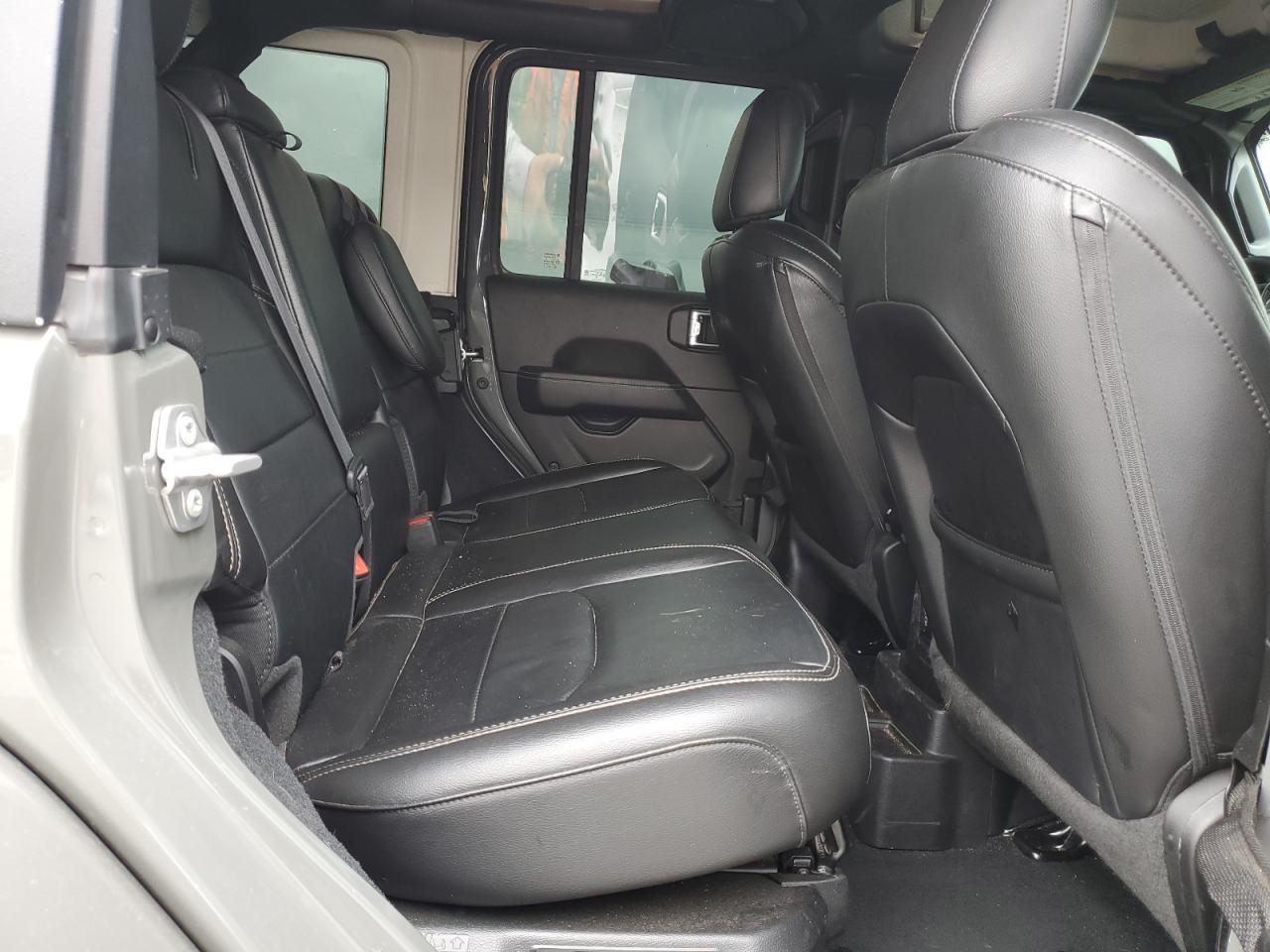 Jeep Wrangler Sahara 4xe Image 13