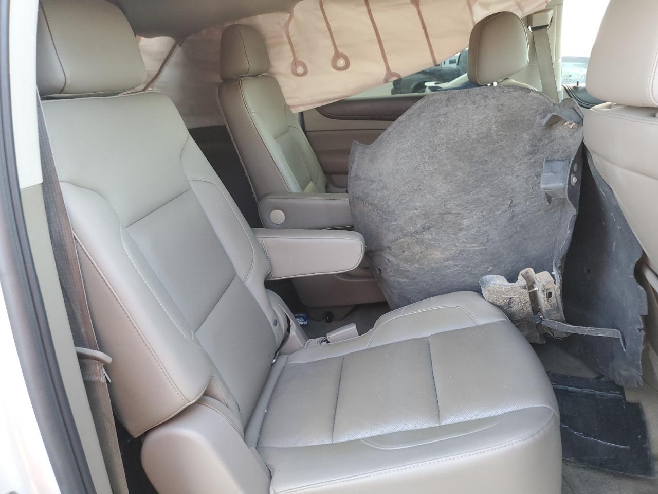 GMC Yukon C1500 Slt Image 4