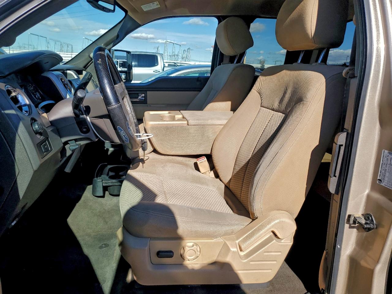 Ford F-150 Super Cab Image 5