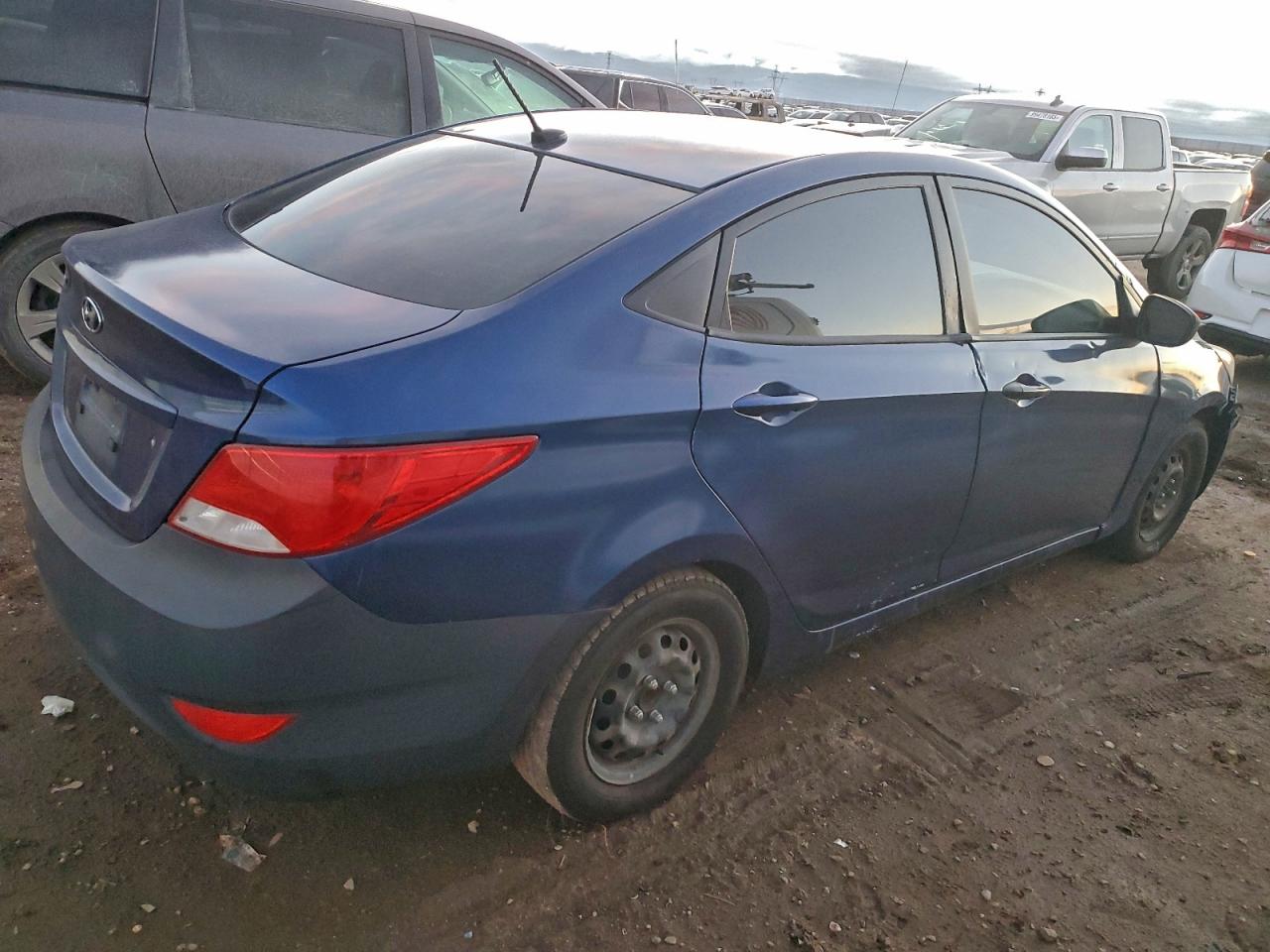 Hyundai ACCENT Se Image 4