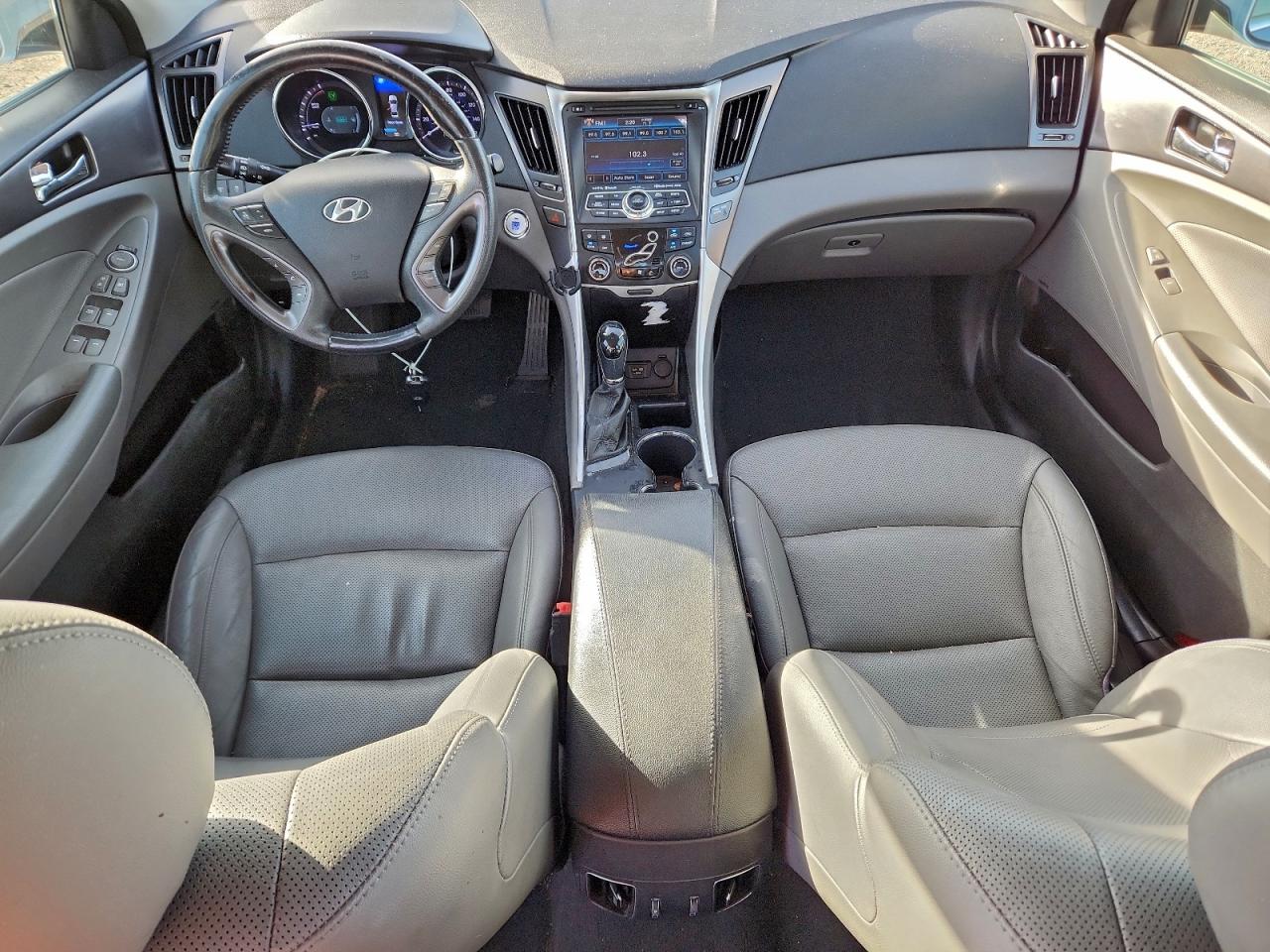 Hyundai SONATA Hybrid Image 8