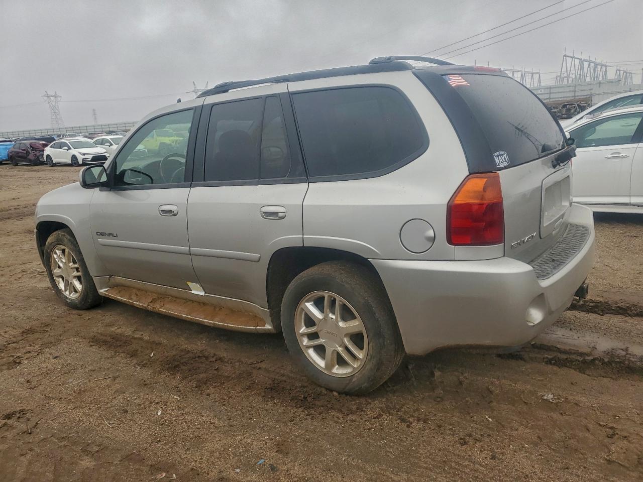 GMC Envoy Denali Image 8