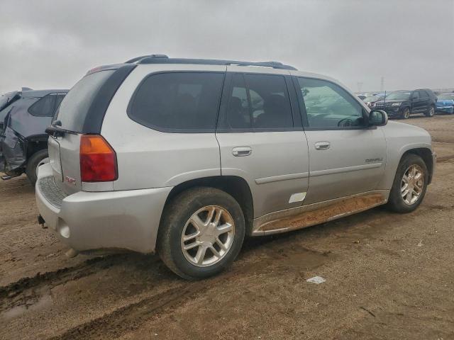 GMC Envoy Denali Image 9