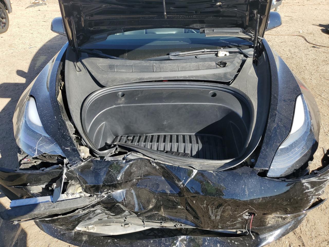Tesla Model 3 Image 8