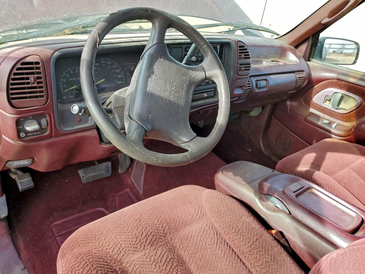 GMC Sierra C1500 Image 9