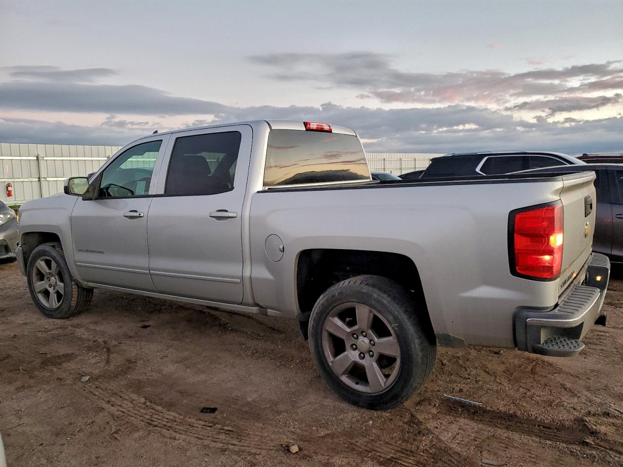 Chevrolet Silverado C1500 Lt Image 3