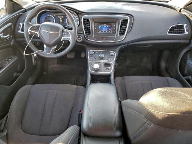 Chrysler 200 Limited Image 9