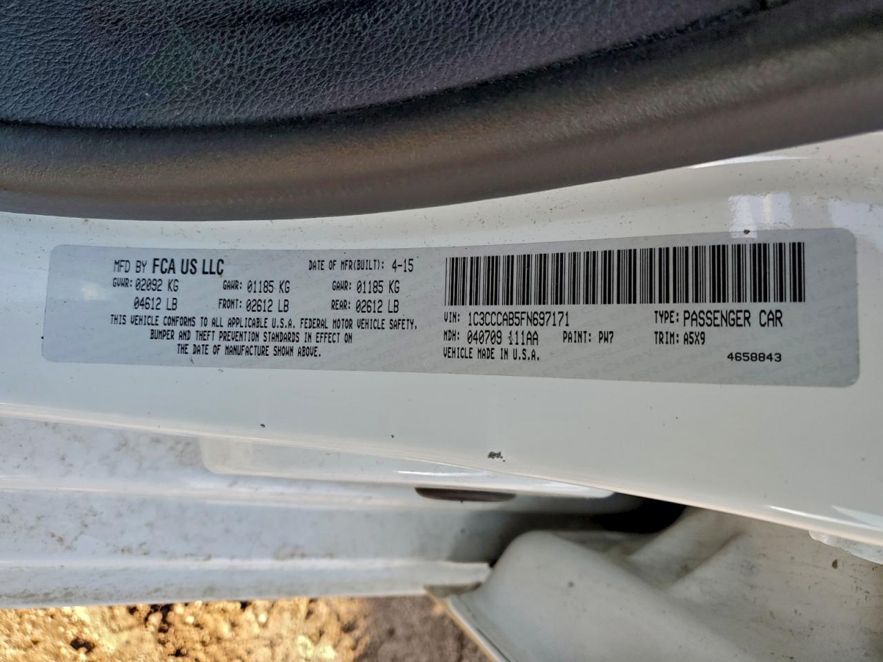 Chrysler 200 Limited Image 6